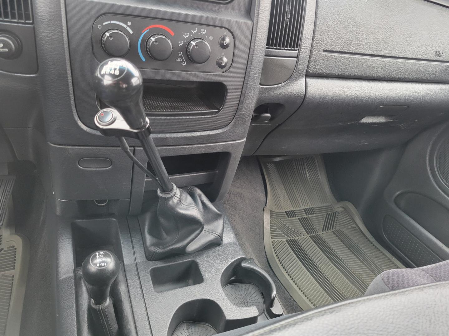 2005 White /Black Dodge Ram 3500 SLT (3D7LS38C85G) with an 5.9L I6 24V Cummins engine, 6 Speed Manual transmission, located at 450 N Russell, Missoula, MT, 59801, (406) 543-6600, 46.874496, -114.017433 - Photo#12